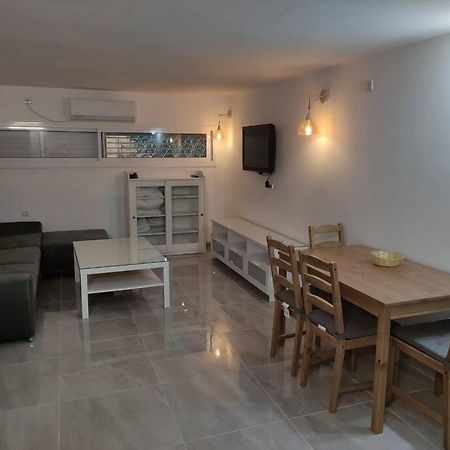 יחידת אירוח חדשה ומקסימה בכרמיאל Apartment Exterior foto