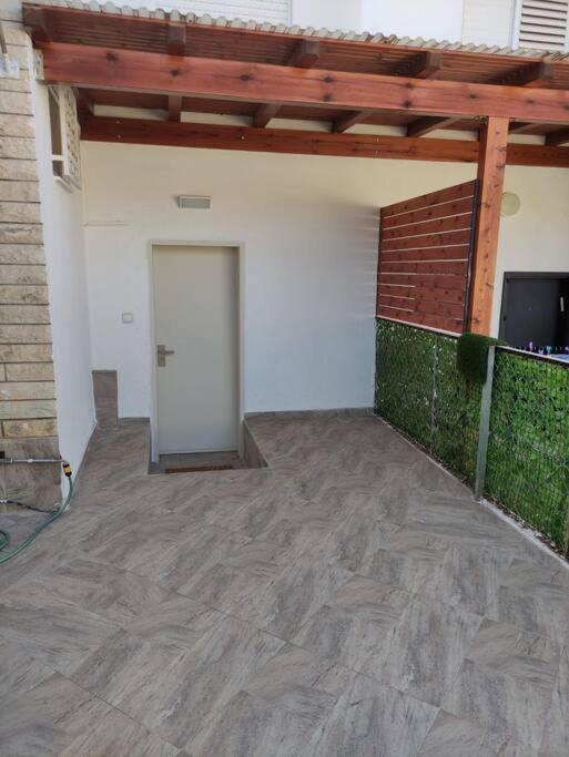 יחידת אירוח חדשה ומקסימה בכרמיאל Apartment Exterior foto